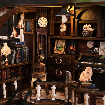 Bacchus Bookstore Book Nook - piano and clock
