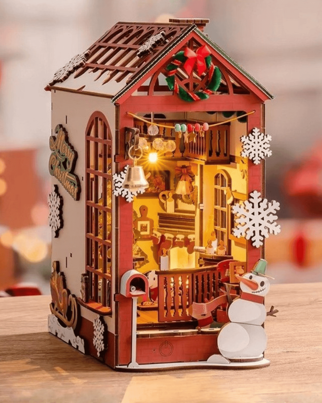 Book Nook Christmas Indoor Scene (with snowman)
