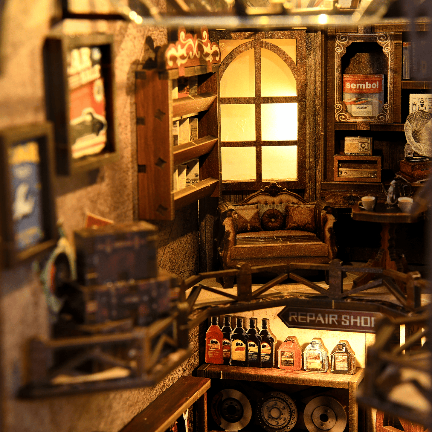 Book Nook Craftmanship Repair Shop - 374 pcs