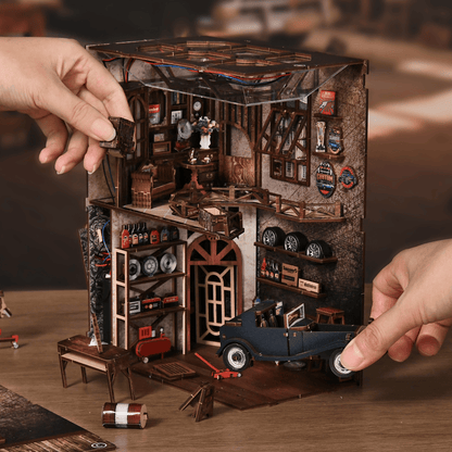 Book Nook Craftmanship Repair Shop - 374 pcs