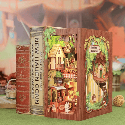Book Nook Squirrel Collector (with squirrel) - 204 pieces