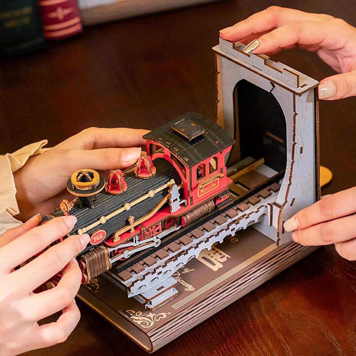 Century Train Book Nook - assembly