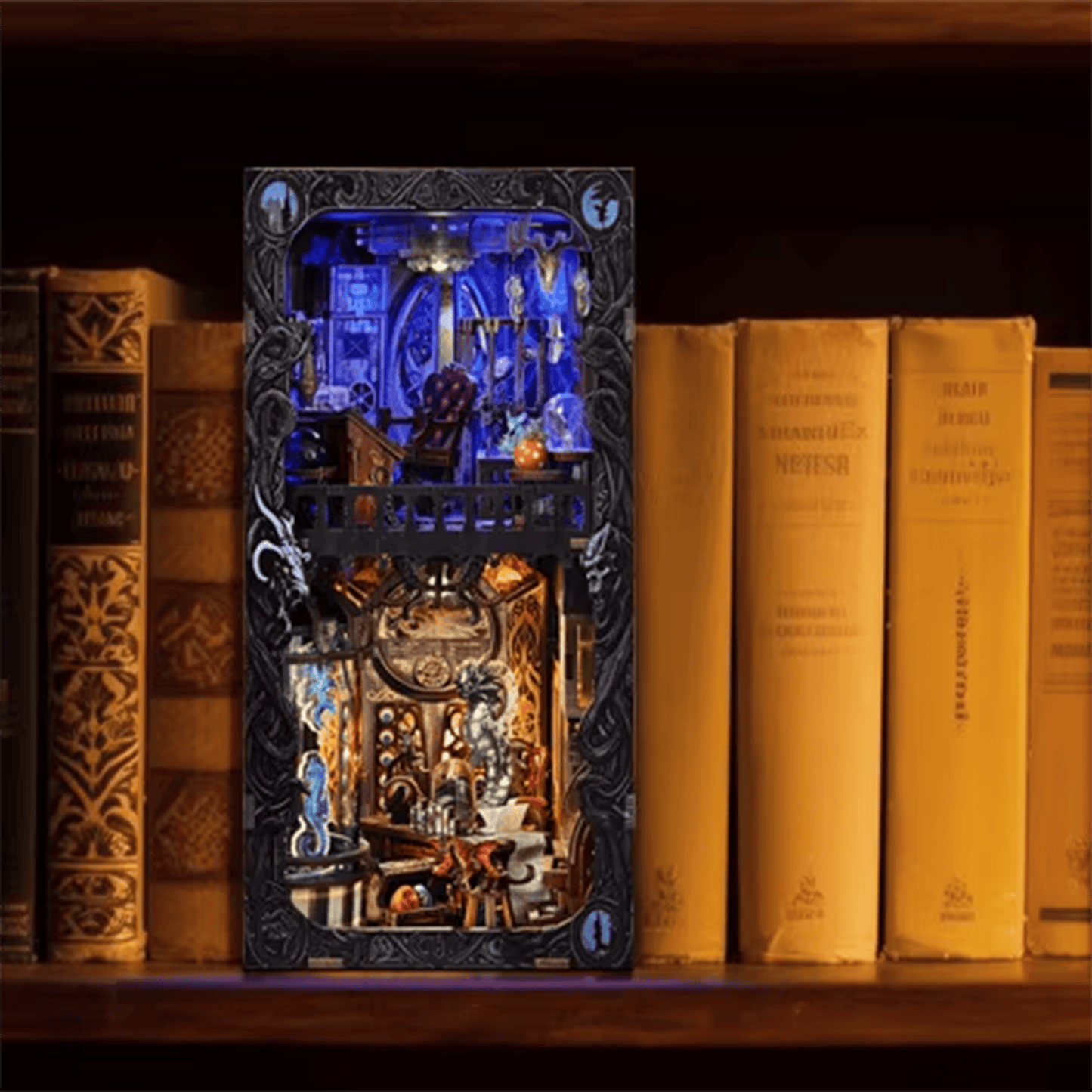Chamber of Exotic Beasts Book Nook - 305 Pieces