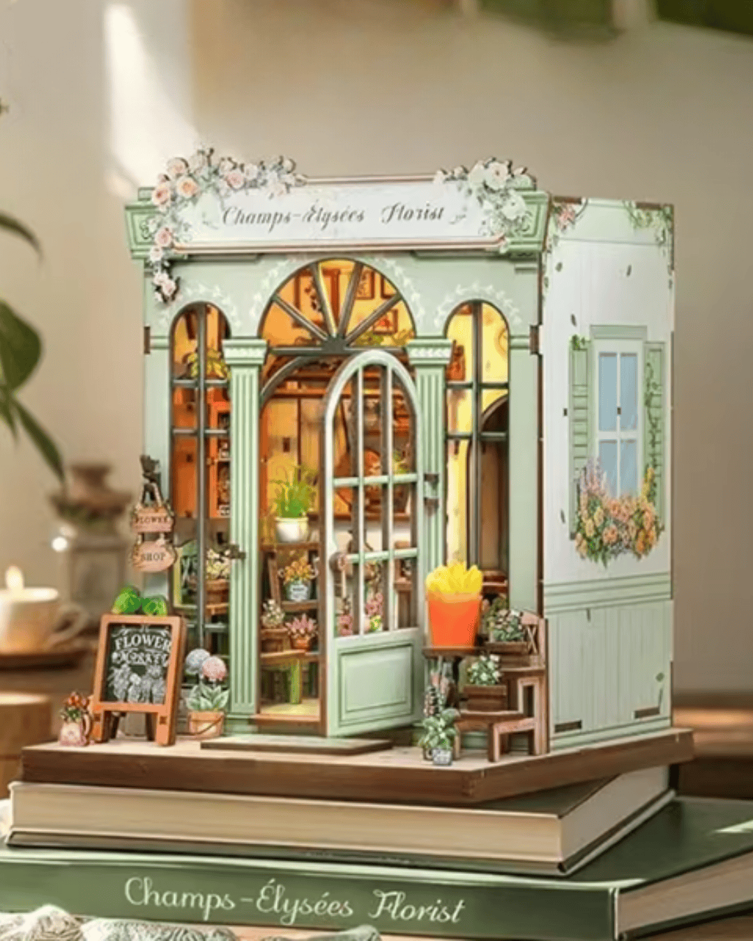Champs-Élysées Florist Book Nook Kit - 199 pieces