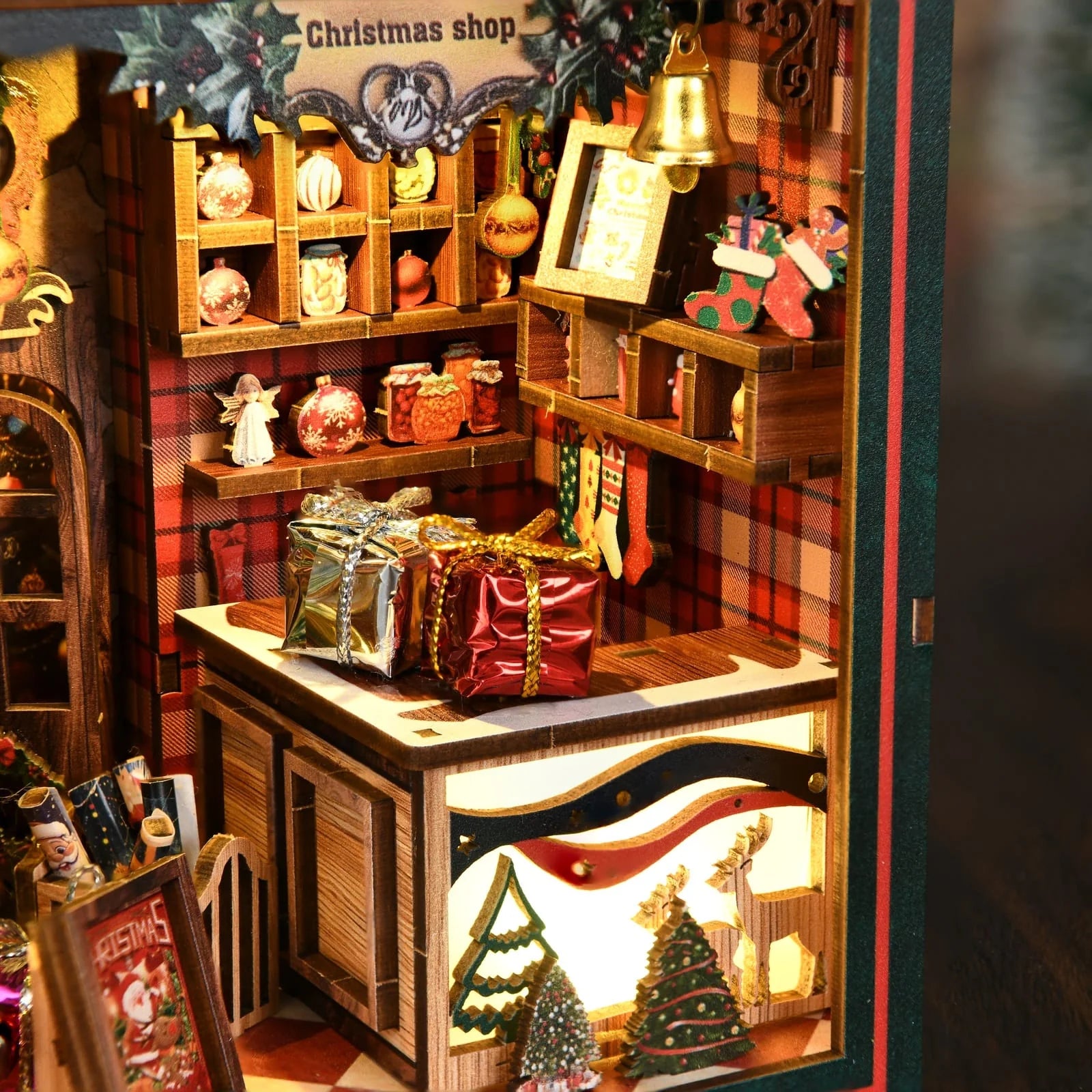 Christmas Shop Book Nook - counter and shelves
