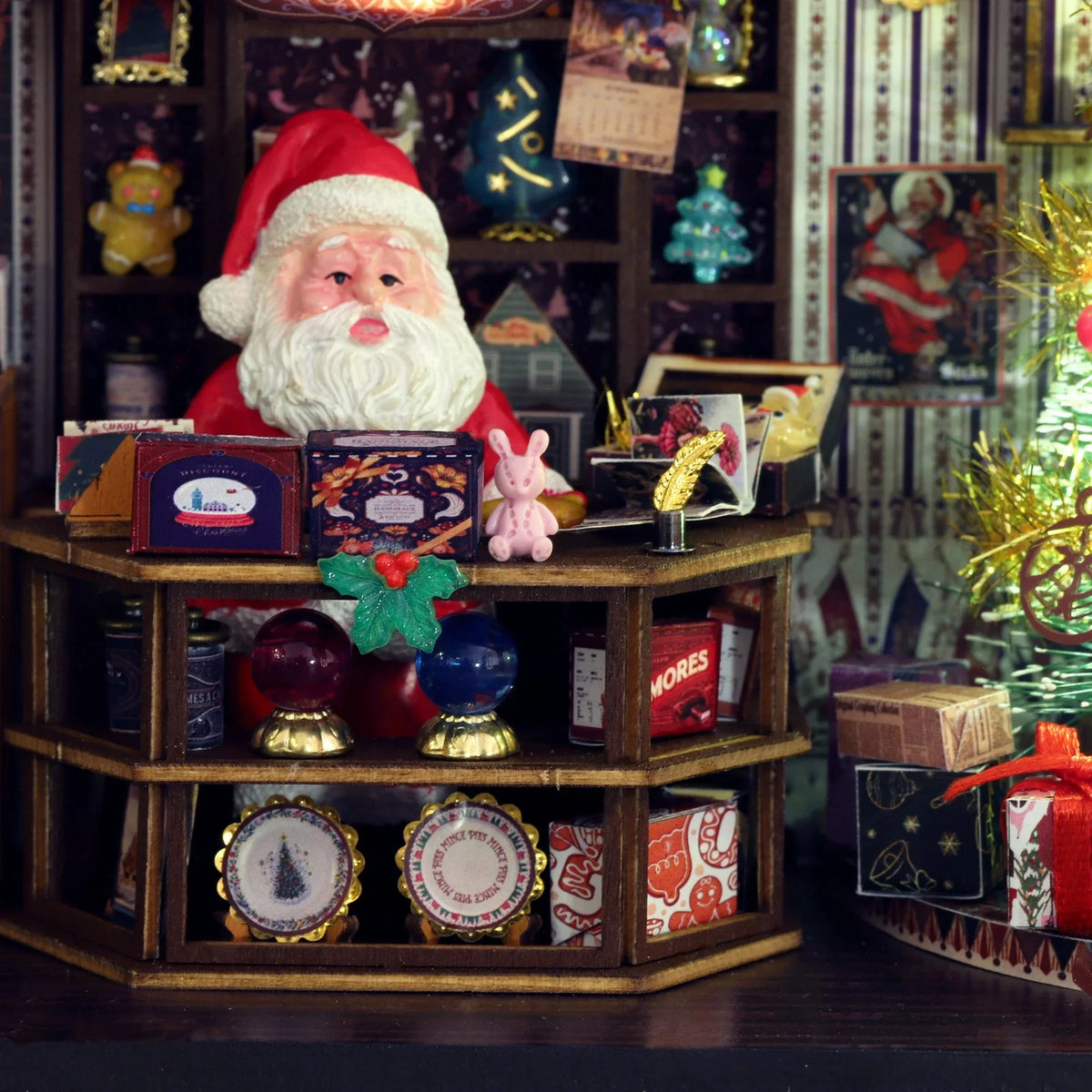 Christmas Wonderland Book Nook - Santa's counter