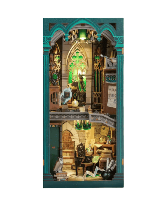 Slytherin Common Room - Book Nook