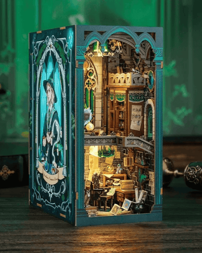 Slytherin Common Room - Book Nook