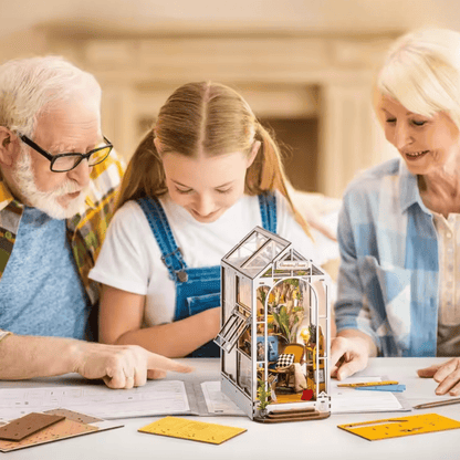 Garden Greenhouse - Dollhouse Book Nook Kit