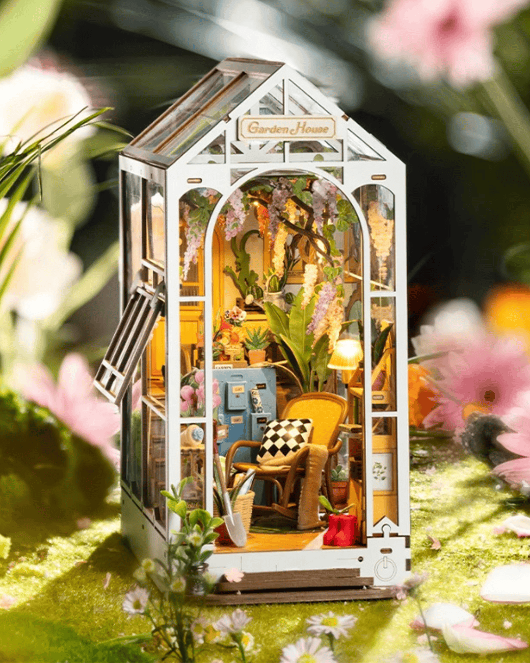 Garden Greenhouse - Dollhouse Book Nook Kit