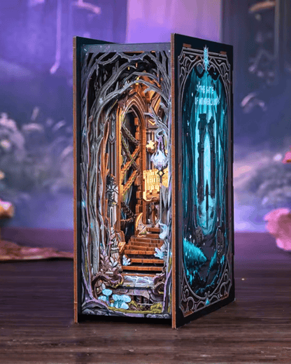 Gate of Wonderland - Book Nook Kit