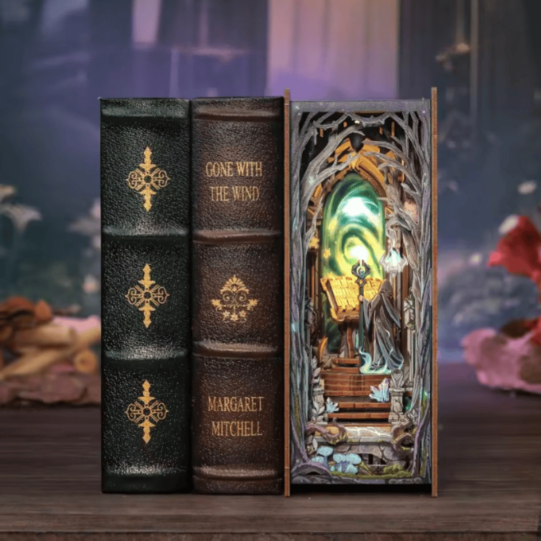 Gate of Wonderland - Book Nook Kit