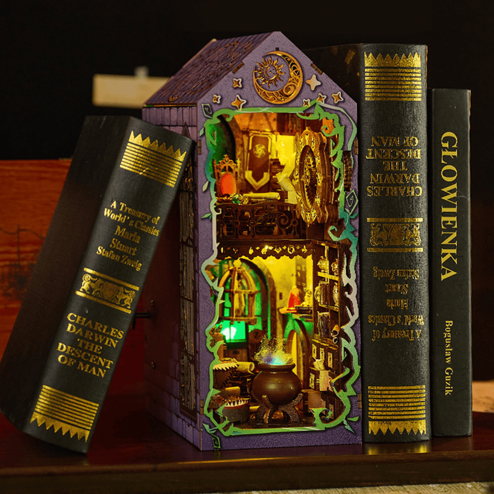 Mystic Theurge's Hut Book Nook - Witch Hut | 240 pcs