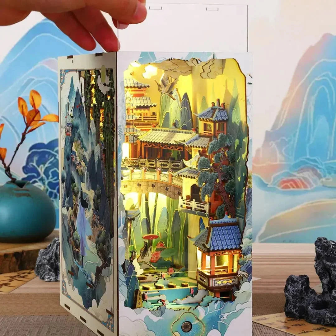 Penglai Wonderland Book Nook - held in hands