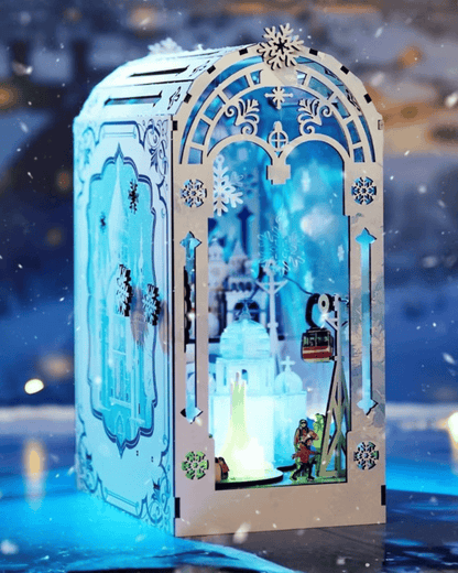 The Great Ice World Book Nook - Ice Village | 265 pcs