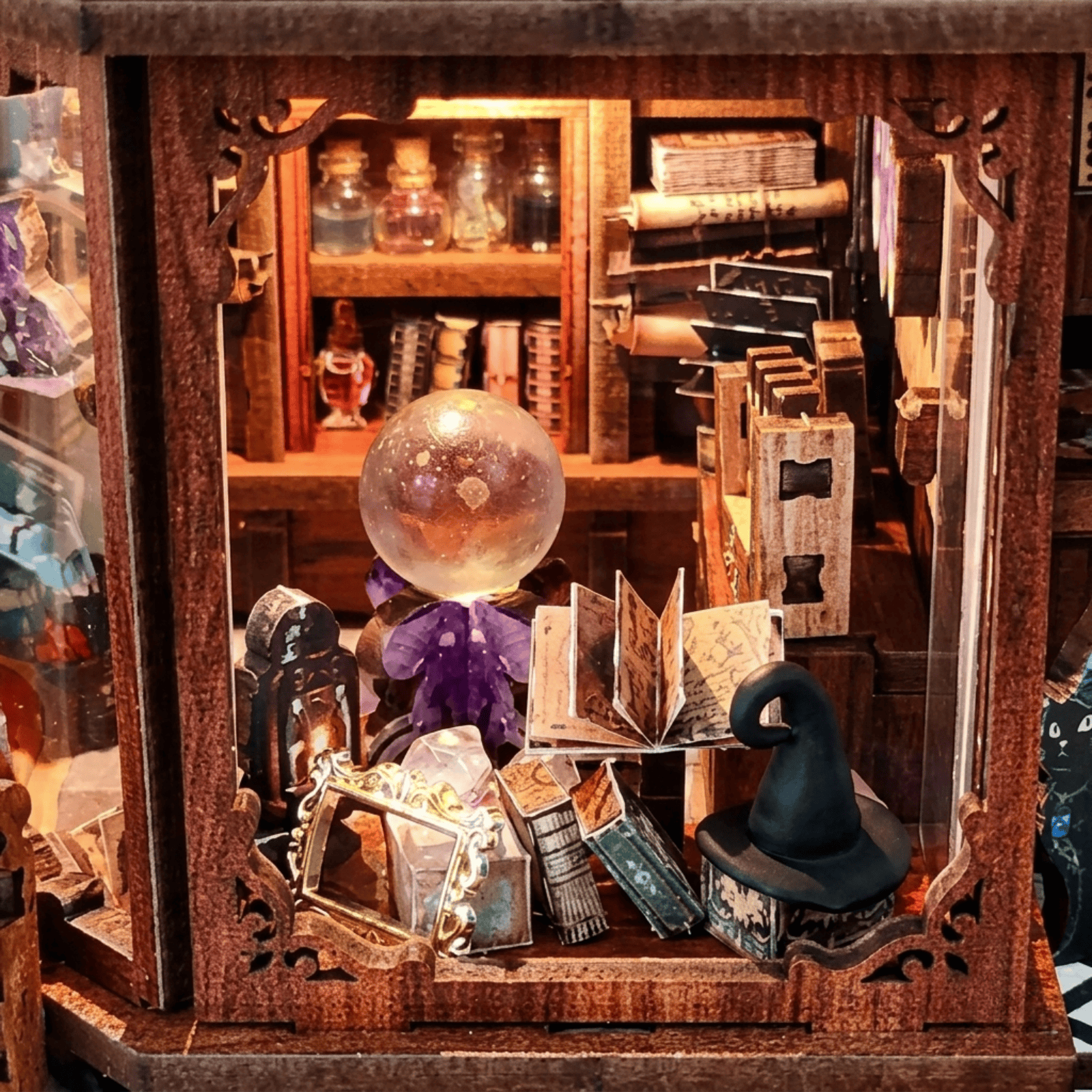 Time Magic Club Miniature House - Magic Clock | 365 pcs