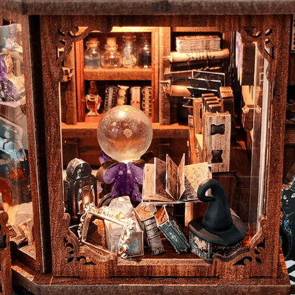 Time Magic Club Miniature House - Magic Clock | 365 pcs