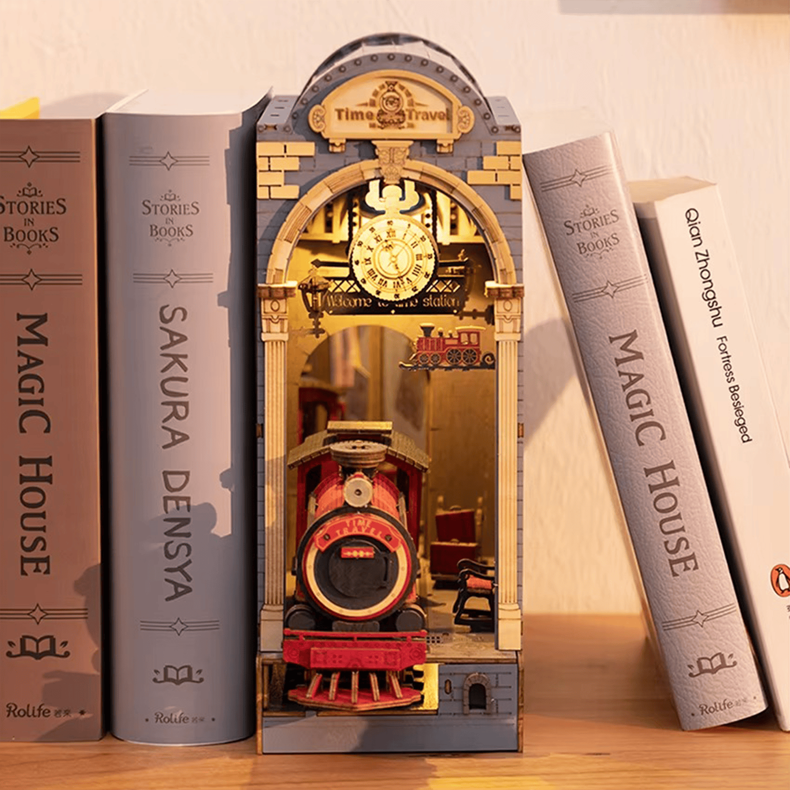 Time Travel Book Nook - Steam Train Station, 258 pcs