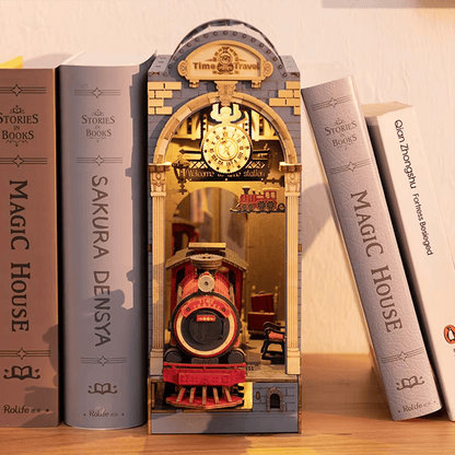 Time Travel Book Nook - Steam Train Station, 258 pcs