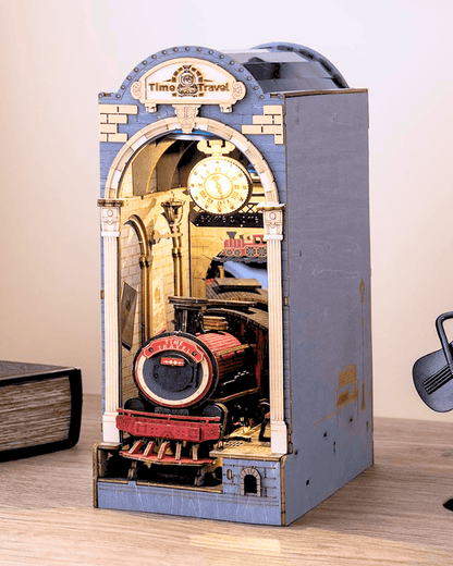 Time Travel Book Nook - Steam Train Station, 258 pcs