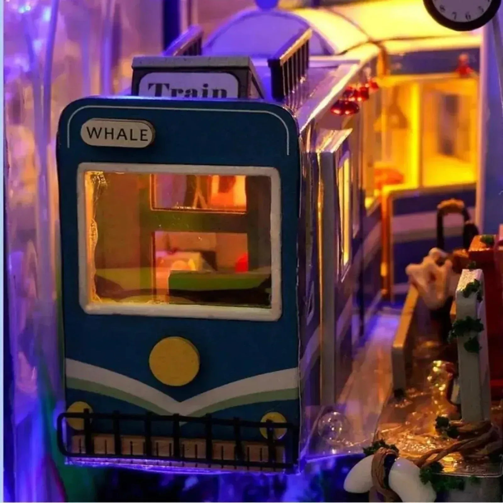 Underwater World Book Nook (with Blue LED & Train)