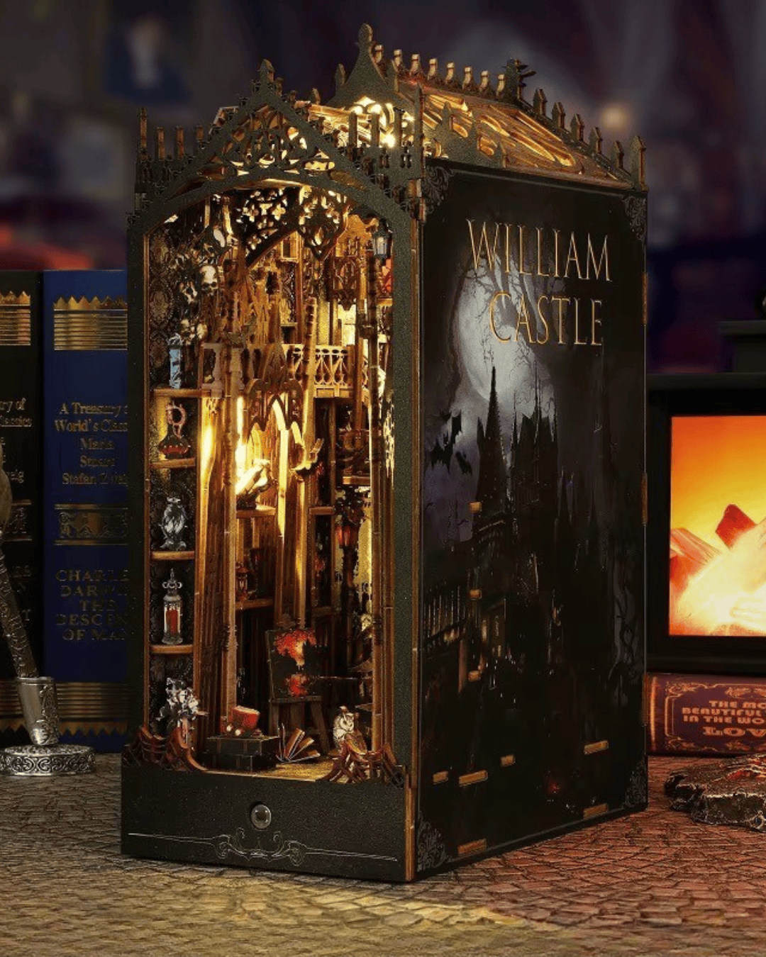 William Castle Book Nook - lit castle