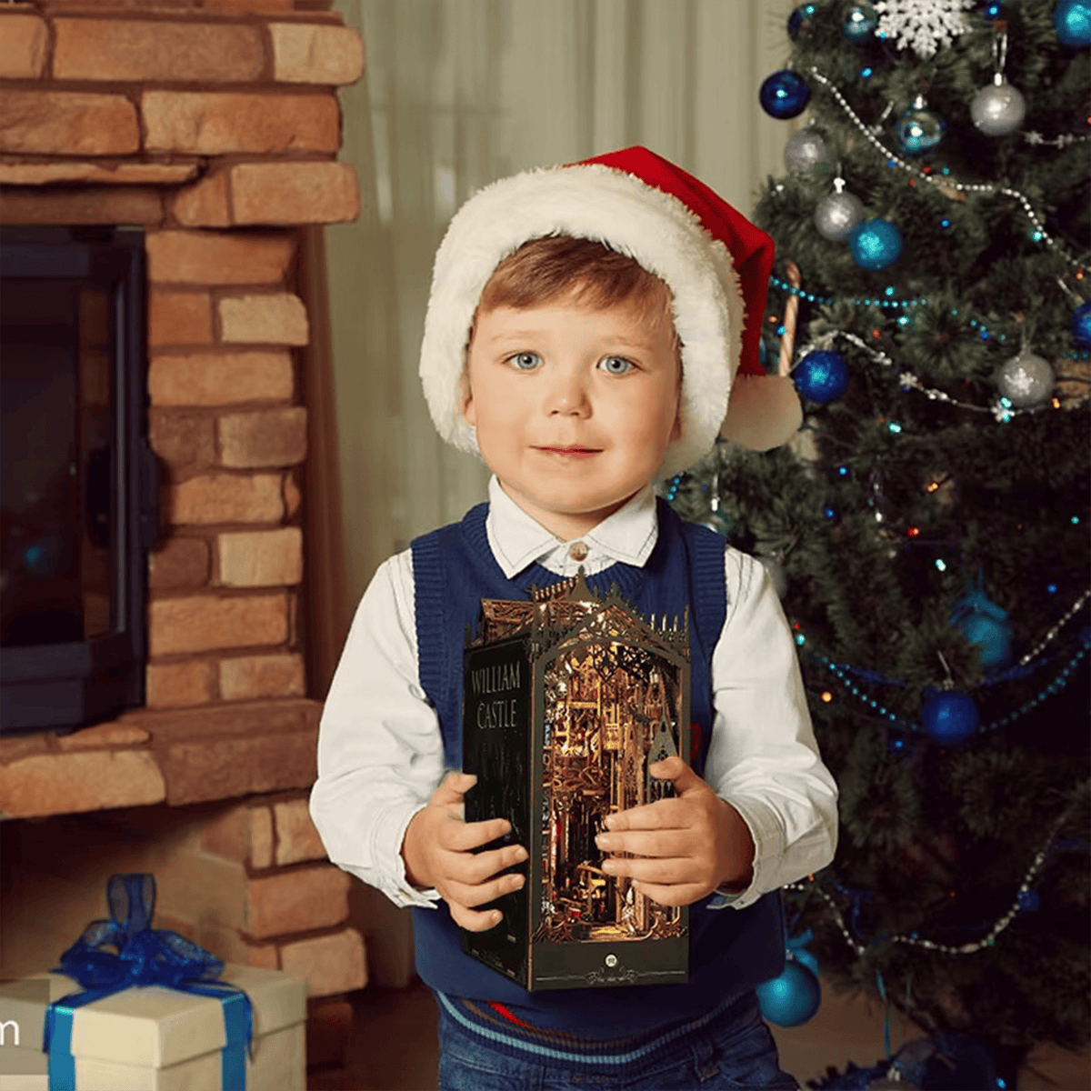 William Castle Book Nook - child holding