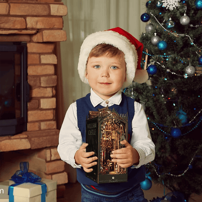 William Castle Book Nook - child holding