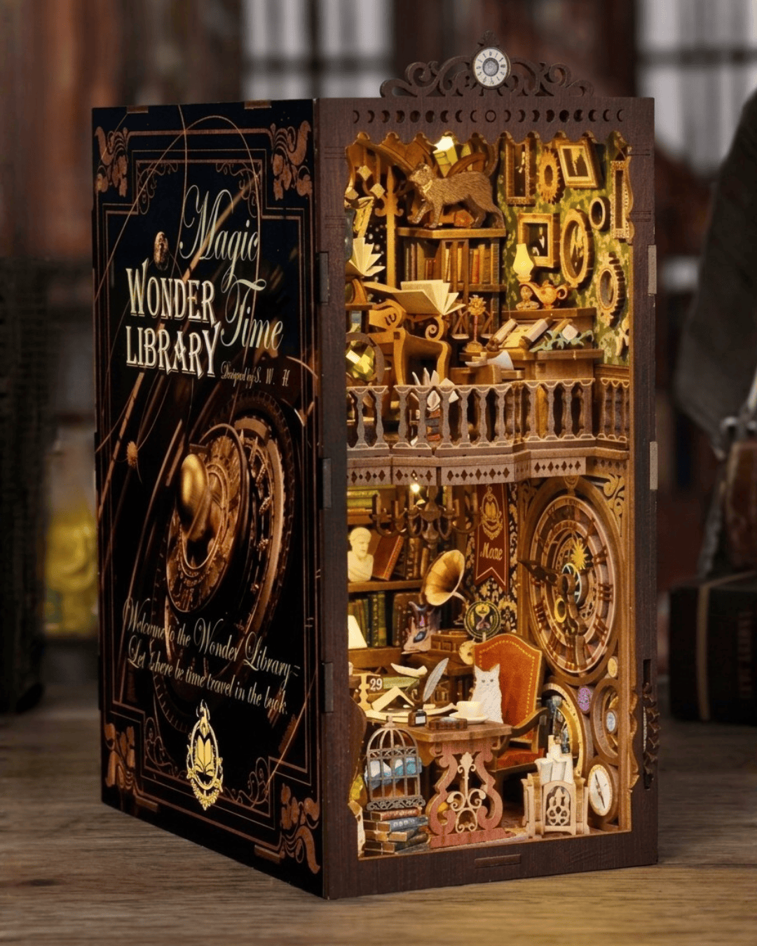 Wonder Library Book Nook - lit library